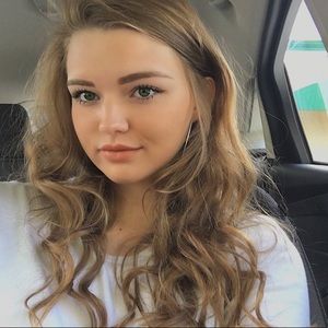 Meet your Posher, Brooke